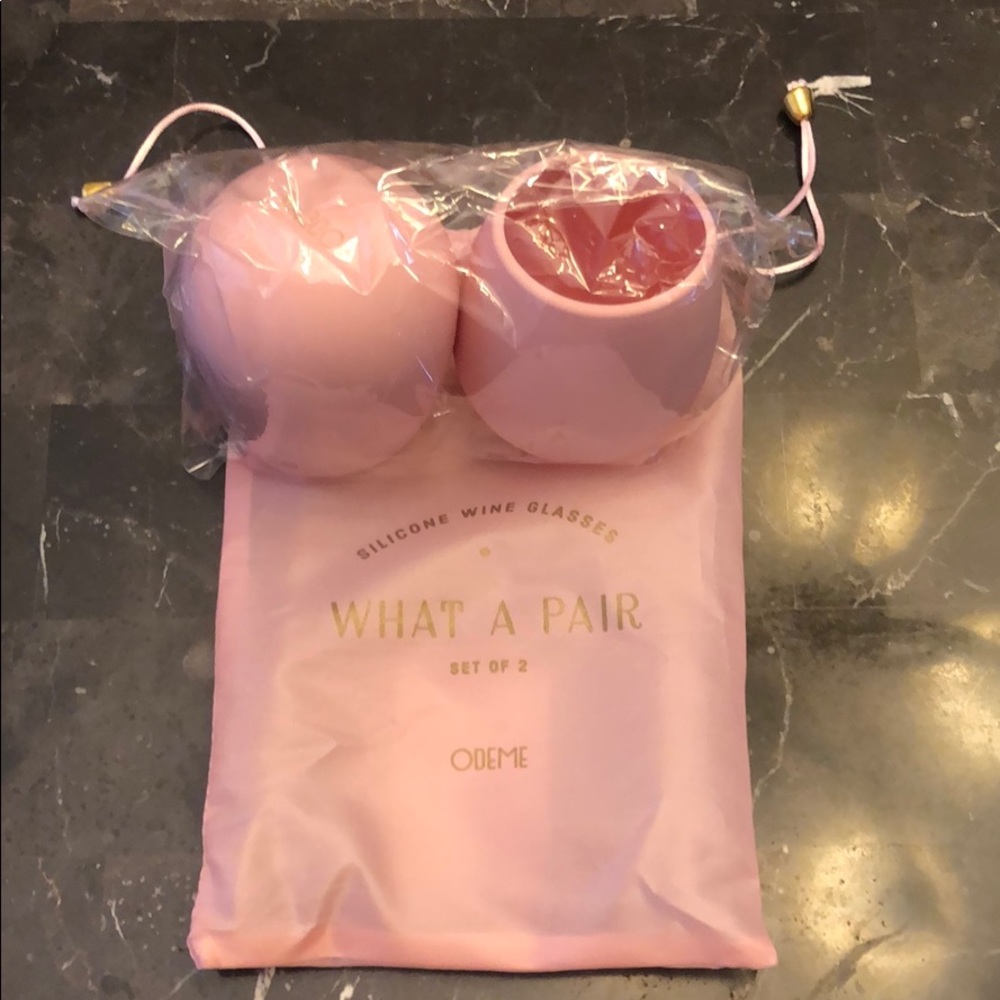 NWT Odeme What A Pair Pink Silicone Wine Glasses